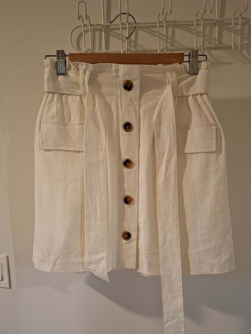 SO Classic White Linen Paper-bag Waist Belted Cargo Pocket Mini Skirt (Size S)